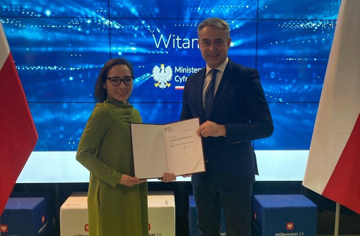 Katarzyna Szymielewicz odbiera nominację do Rady do spraw Cyfryzacji