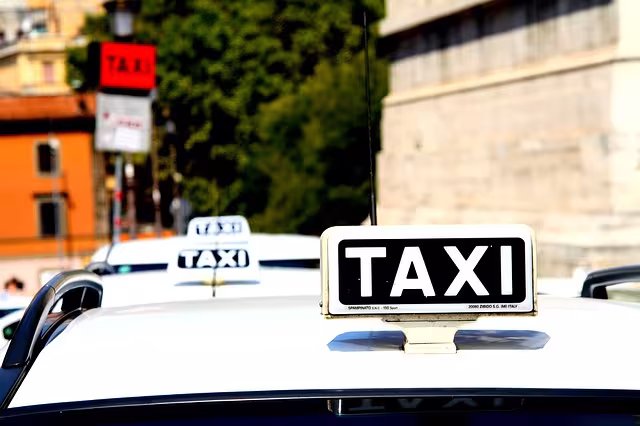 Taxi. CC0 Public domain via Pixabay