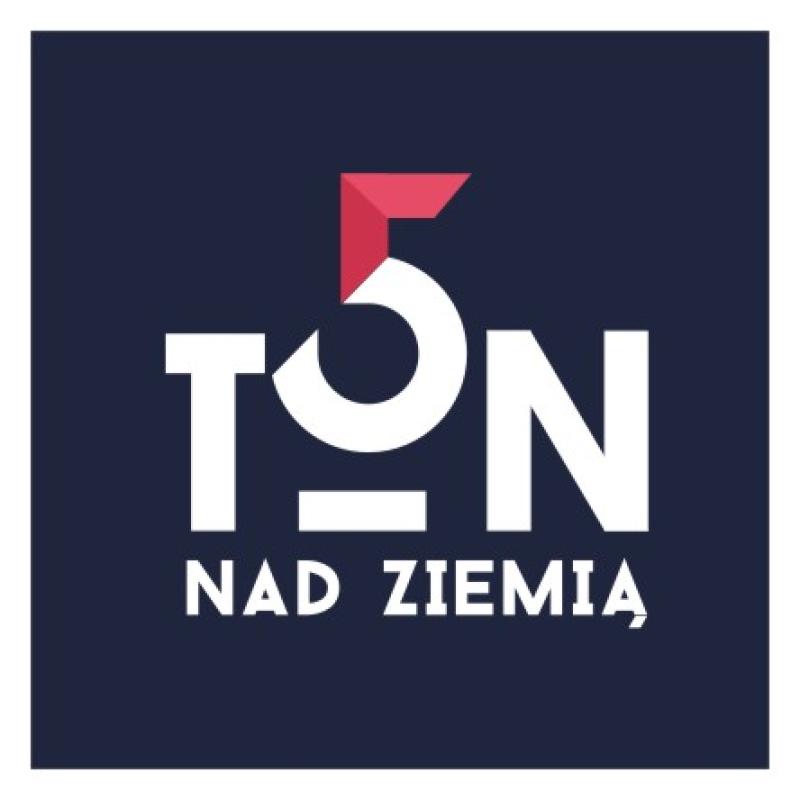 Logo kampanii "5 ton nad ziemią. Patrz wyżej!"